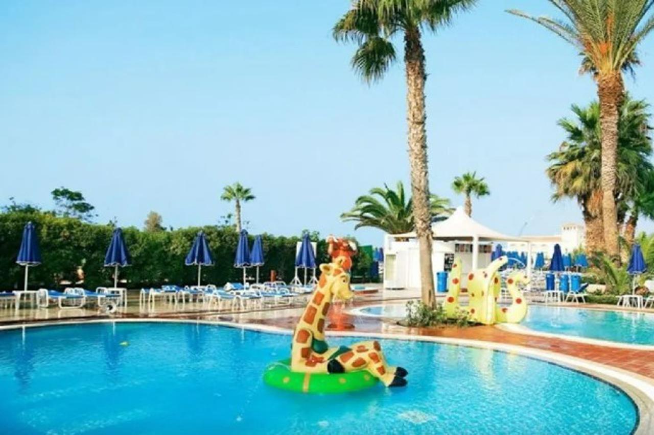 Hotel apartamentowy Sunwing Sandy Bay Village Ajia Napa