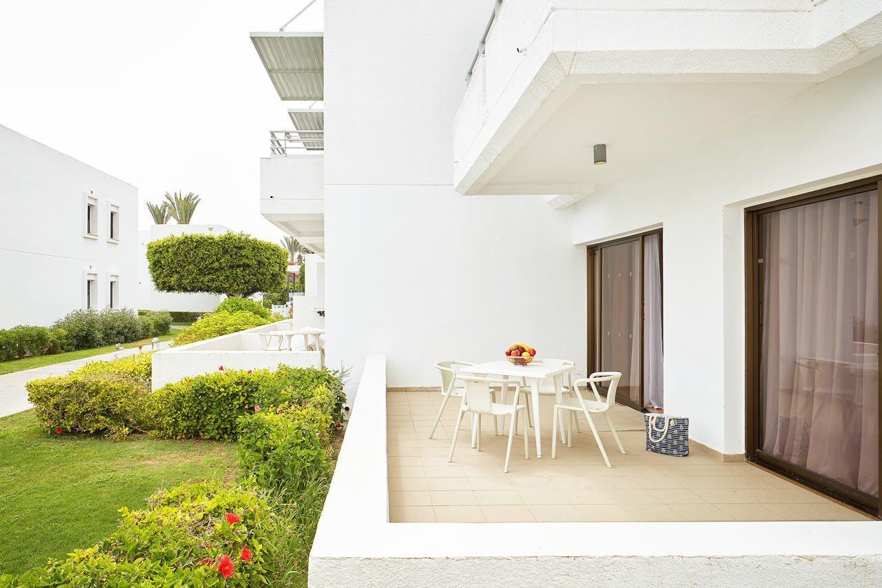 Hotel apartamentowy Sunwing Sandy Bay Village Ajia Napa
